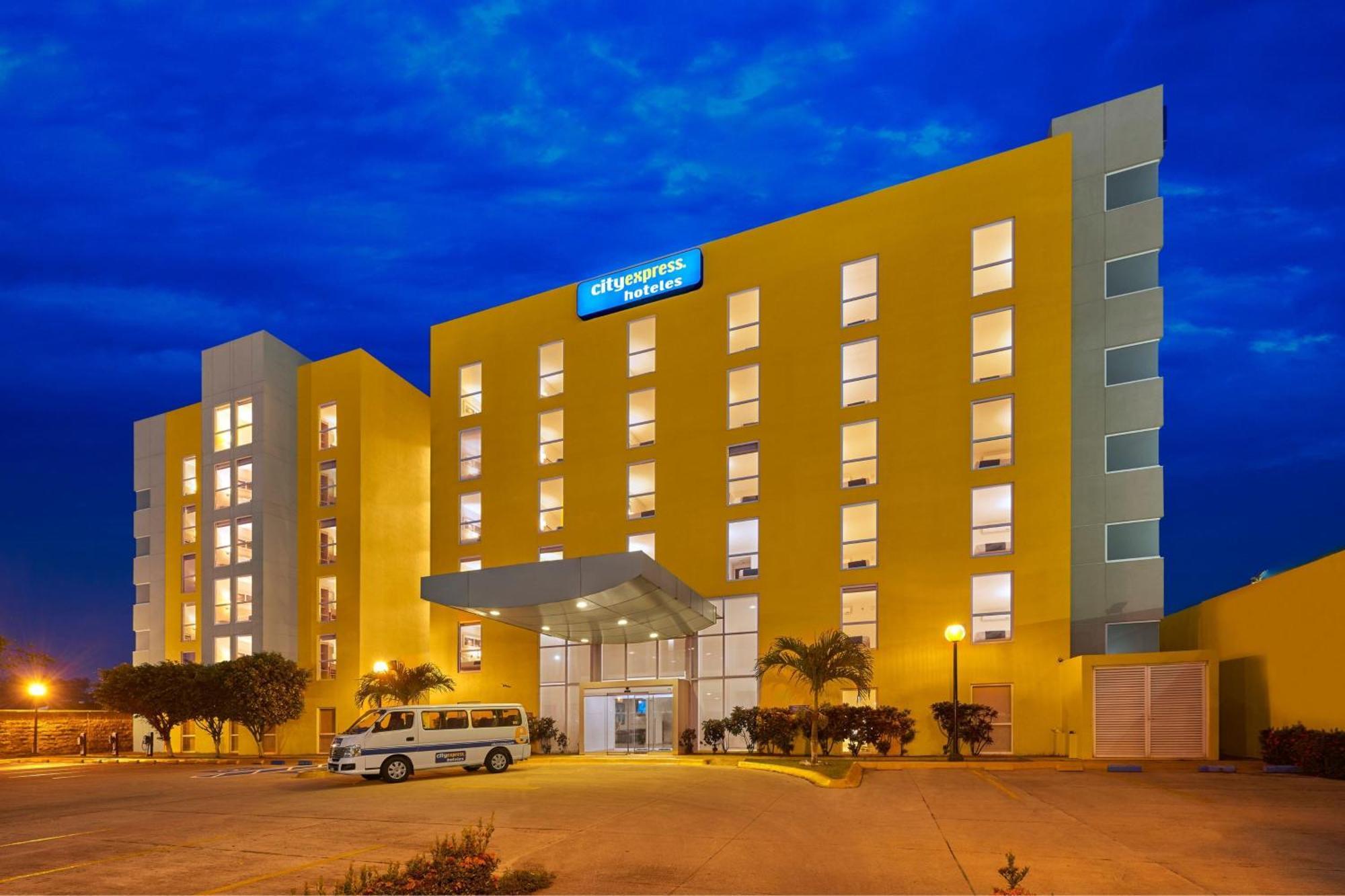 City Express By Marriott Minatitlan Exterior photo