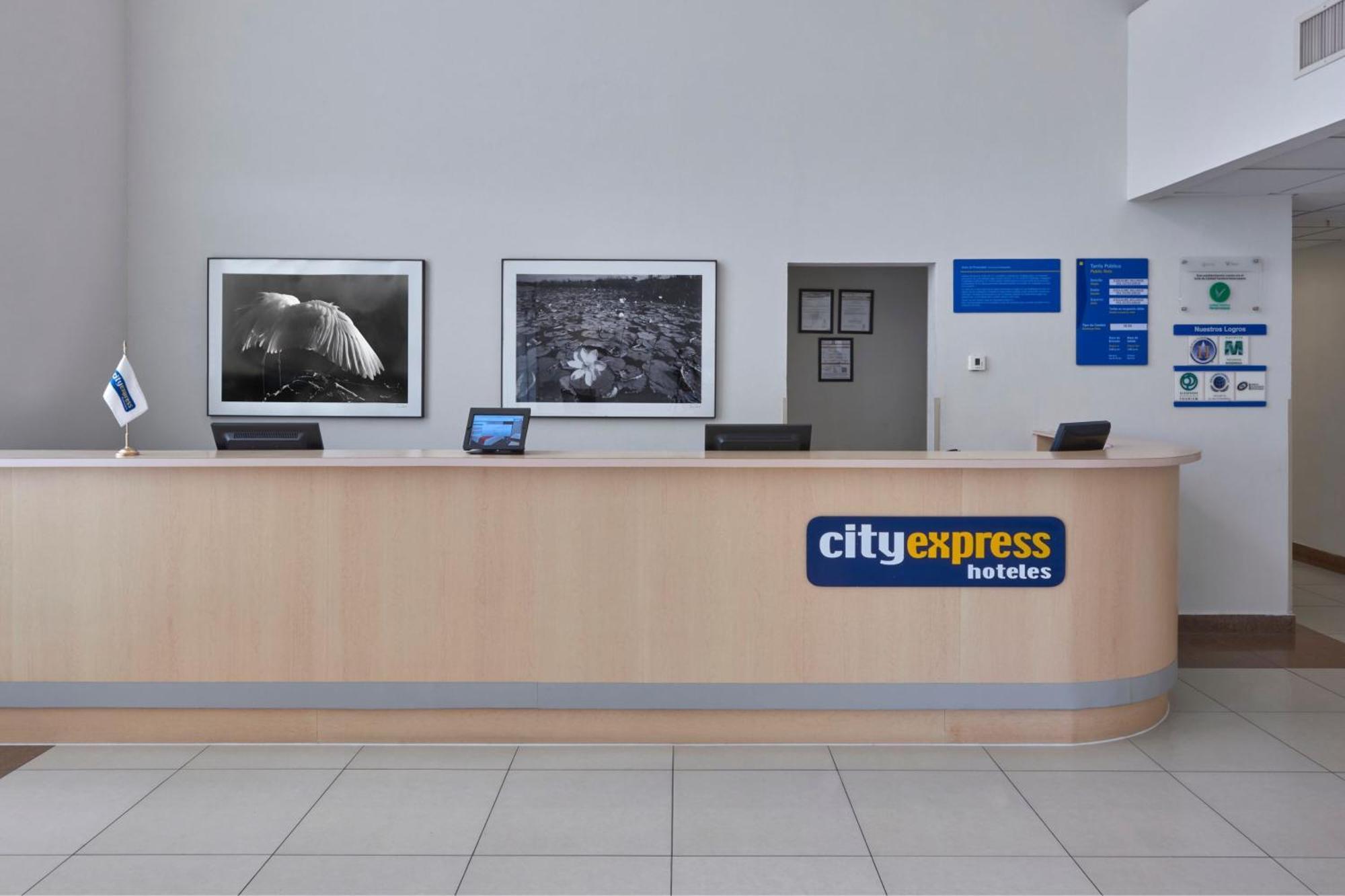 City Express By Marriott Minatitlan Exterior photo