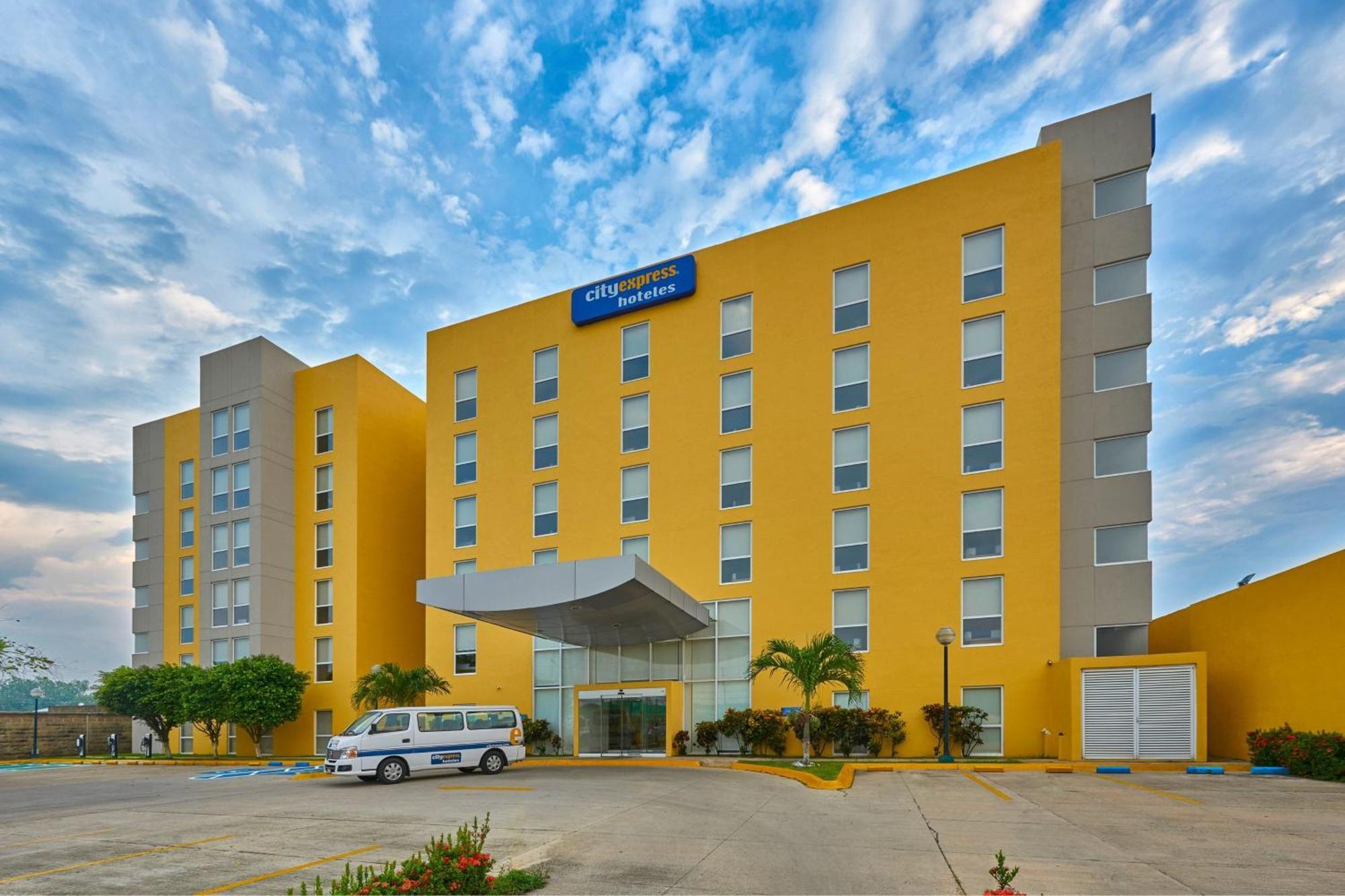 City Express By Marriott Minatitlan Hotel Exterior photo