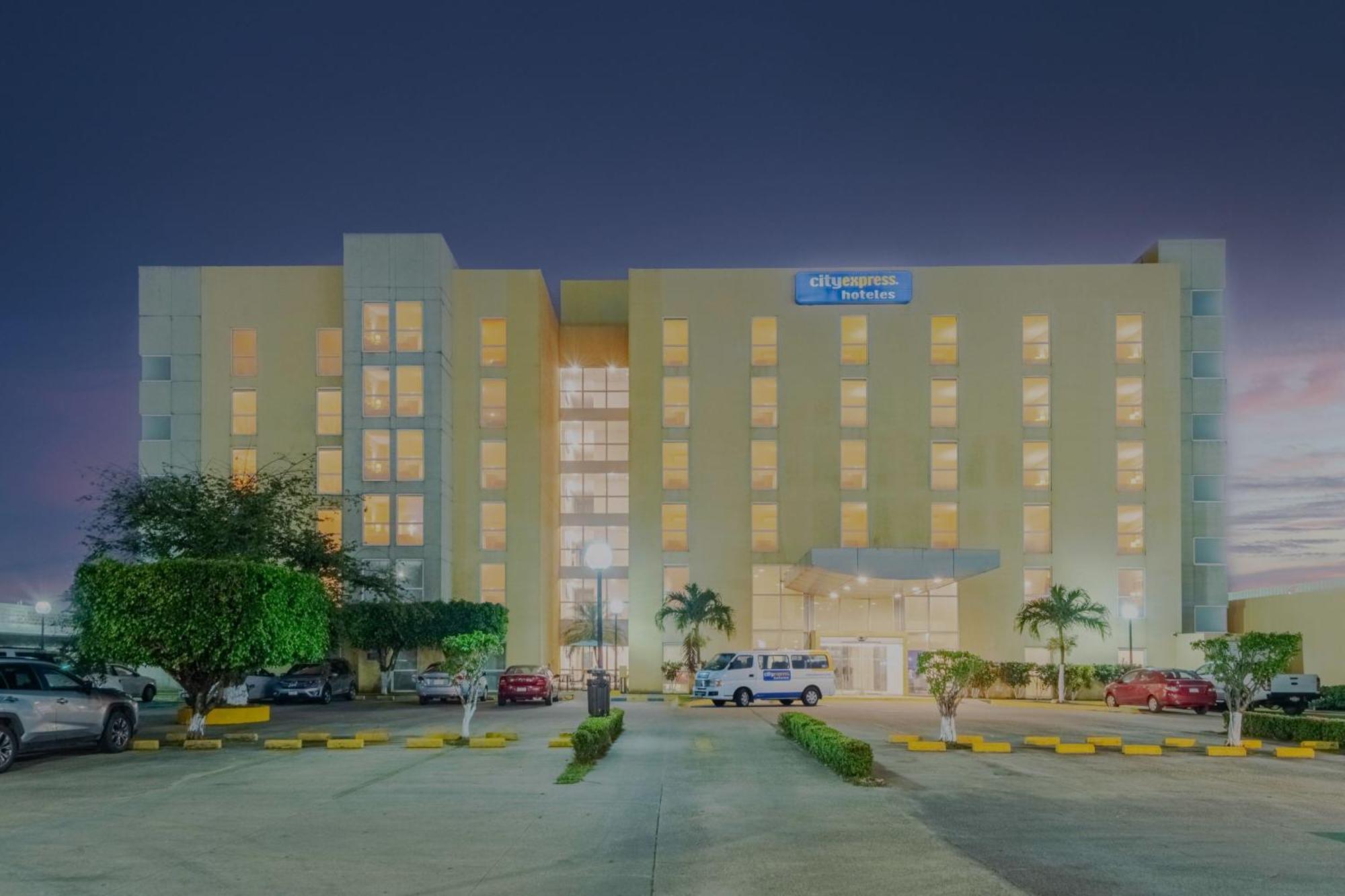 City Express By Marriott Minatitlan Exterior photo